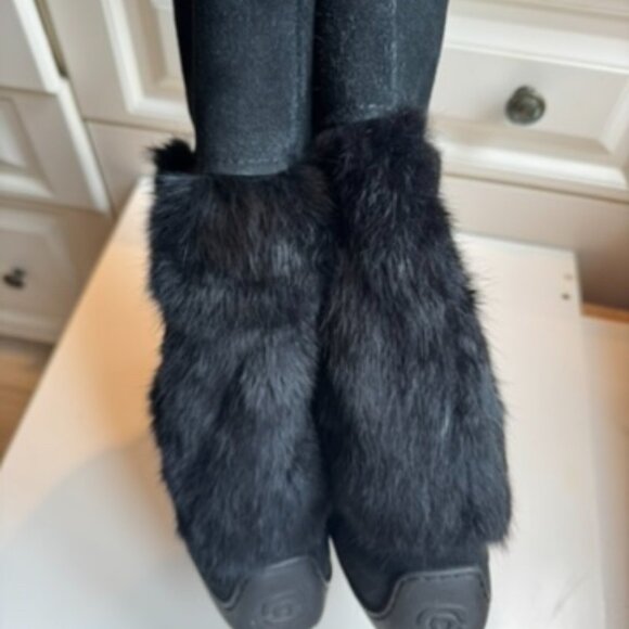 Manitobah Mukluks size 8 - Picture 3 of 6